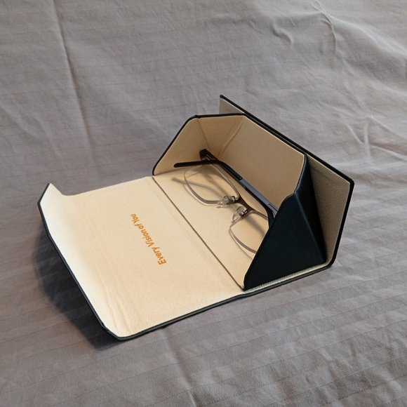 Black EyeBuyDirect Magnetic Folding Hard Shell Eye Glasses Storage Case - Picture 3 of 9